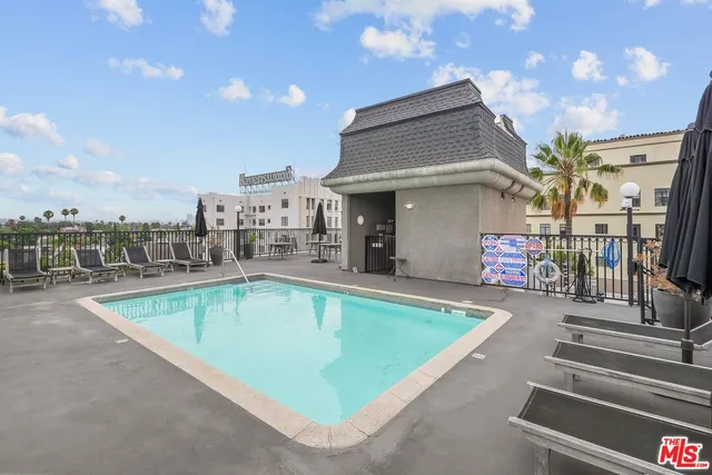 $4,250 | 585 North Rossmore Avenue, Unit 501, Los Angeles, CA 90004