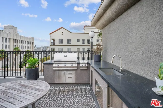 $4,250 | 585 North Rossmore Avenue, Unit 501, Los Angeles, CA 90004