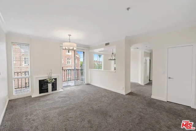 $4,250 | 585 North Rossmore Avenue, Unit 501, Los Angeles, CA 90004