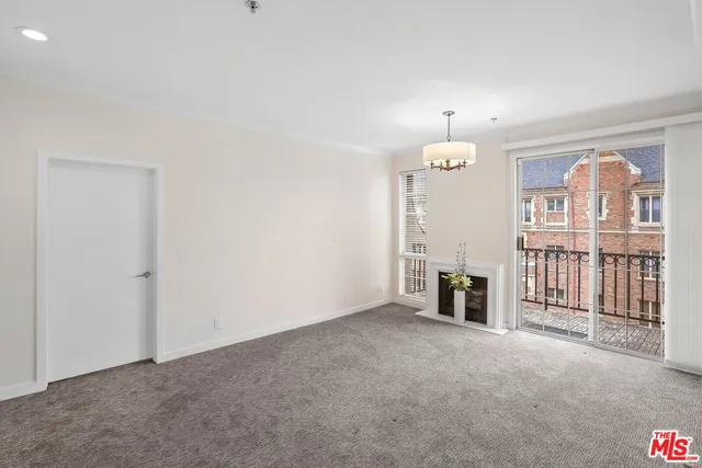 $4,250 | 585 North Rossmore Avenue, Unit 501, Los Angeles, CA 90004