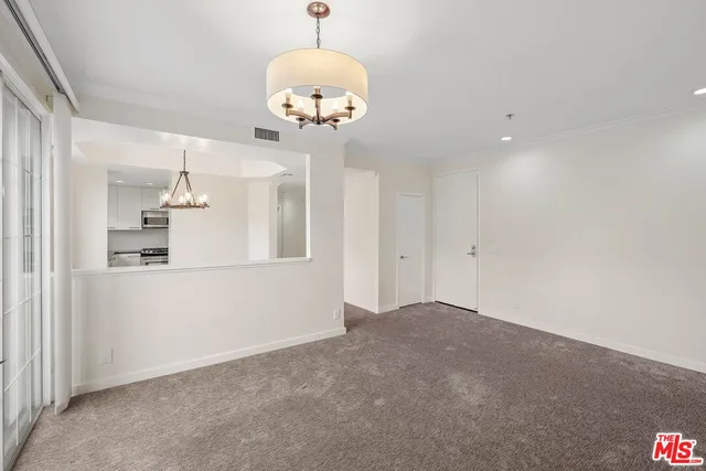 $4,250 | 585 North Rossmore Avenue, Unit 501, Los Angeles, CA 90004