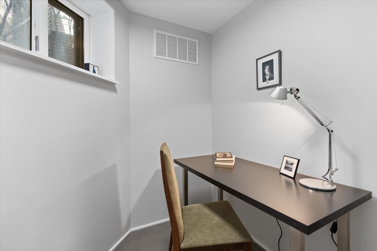 159 West Burton Place, Unit G Chicago, IL 60610 - Photo 25 of 37 a view of workspace with furniture