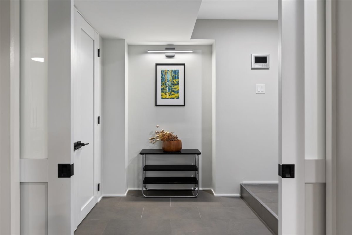 159 West Burton Place, Unit G Chicago, IL 60610 - Photo 6 of 37 a room that has a closet in it