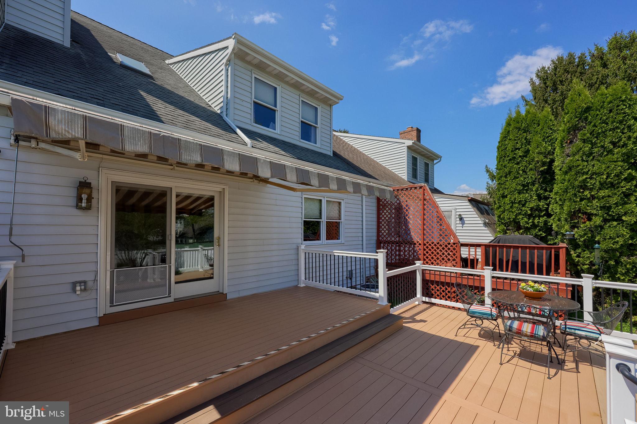 85 Rockford Road Mountville, PA 17554 - Photo 27 of 38 Expansive deck with awning