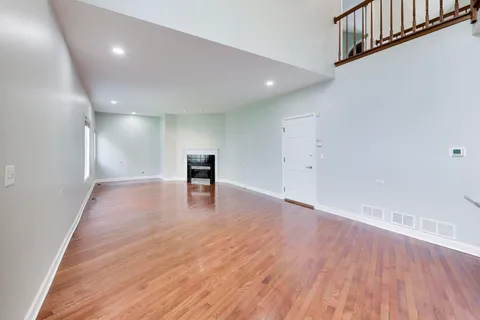 $629,000 | 417 Ashbury Drive, Hinsdale, IL 60521