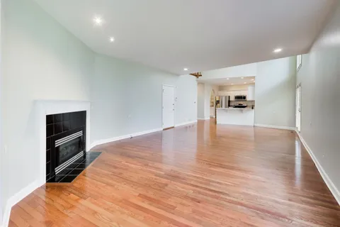 $629,000 | 417 Ashbury Drive, Hinsdale, IL 60521