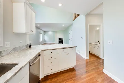 $629,000 | 417 Ashbury Drive, Hinsdale, IL 60521