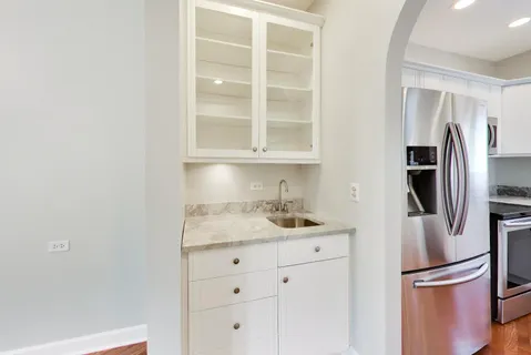 $629,000 | 417 Ashbury Drive, Hinsdale, IL 60521