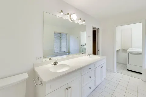 $629,000 | 417 Ashbury Drive, Hinsdale, IL 60521