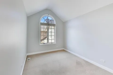 $629,000 | 417 Ashbury Drive, Hinsdale, IL 60521