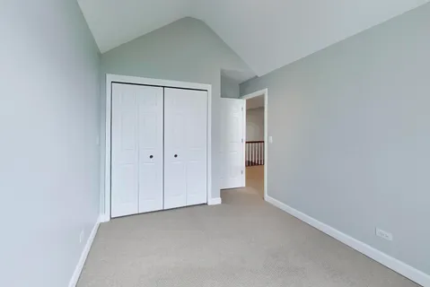 $629,000 | 417 Ashbury Drive, Hinsdale, IL 60521