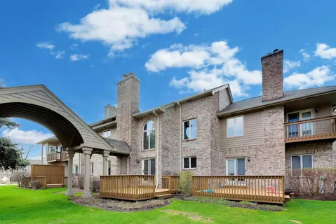 $629,000 | 417 Ashbury Drive, Hinsdale, IL 60521