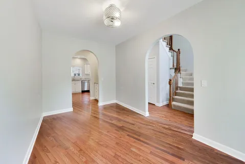 $629,000 | 417 Ashbury Drive, Hinsdale, IL 60521