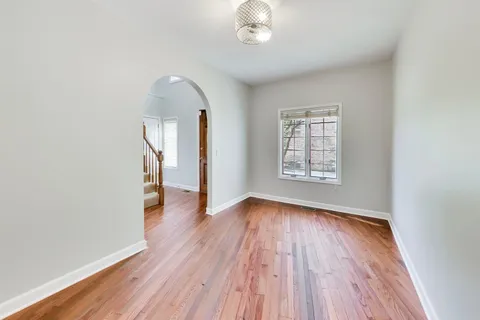 $629,000 | 417 Ashbury Drive, Hinsdale, IL 60521