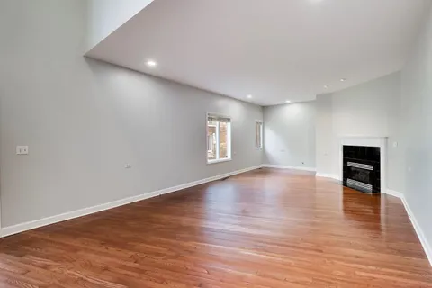 $629,000 | 417 Ashbury Drive, Hinsdale, IL 60521