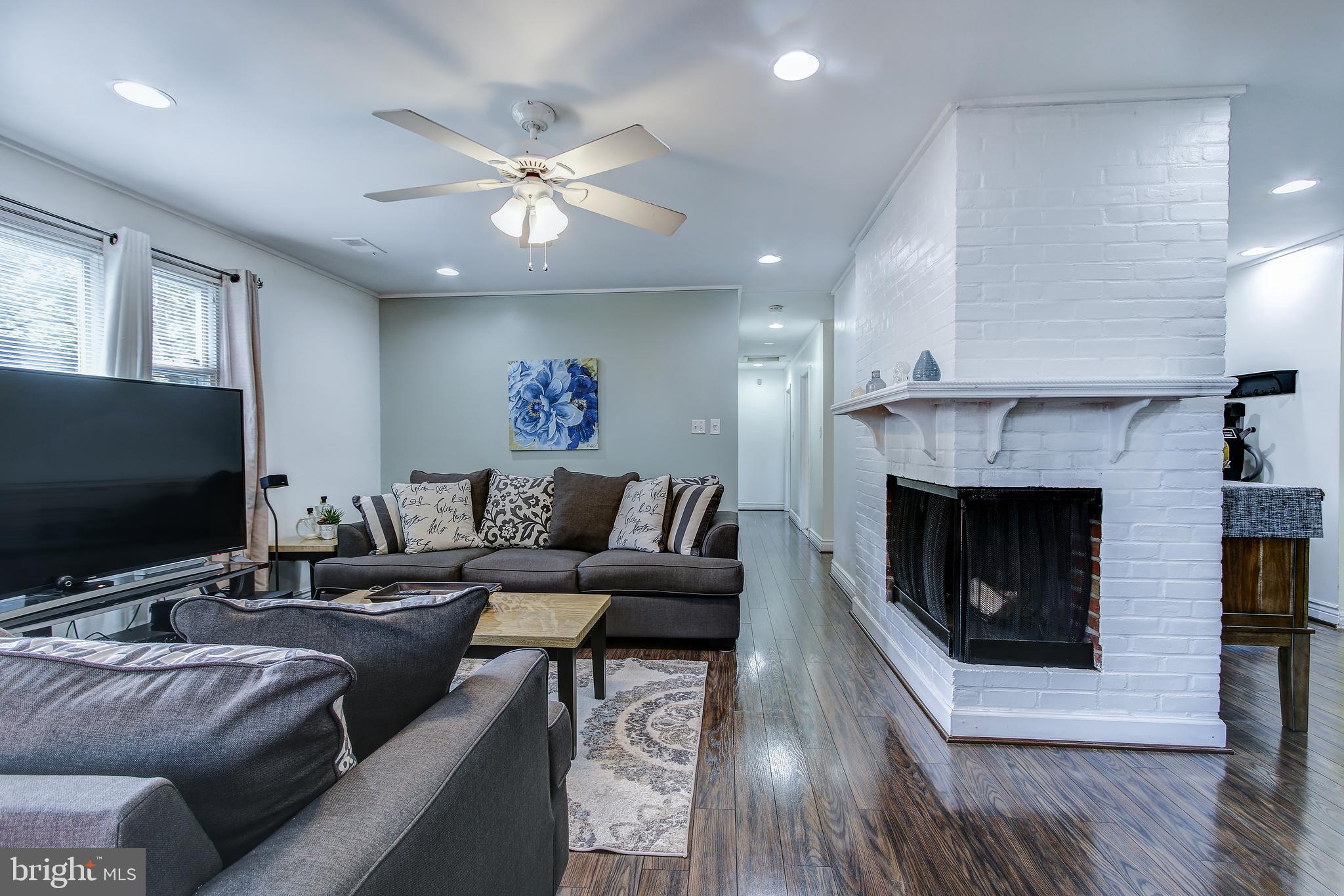 6102 Kirby Road Clinton, MD 20735 - Photo 7 of 31 Living Room