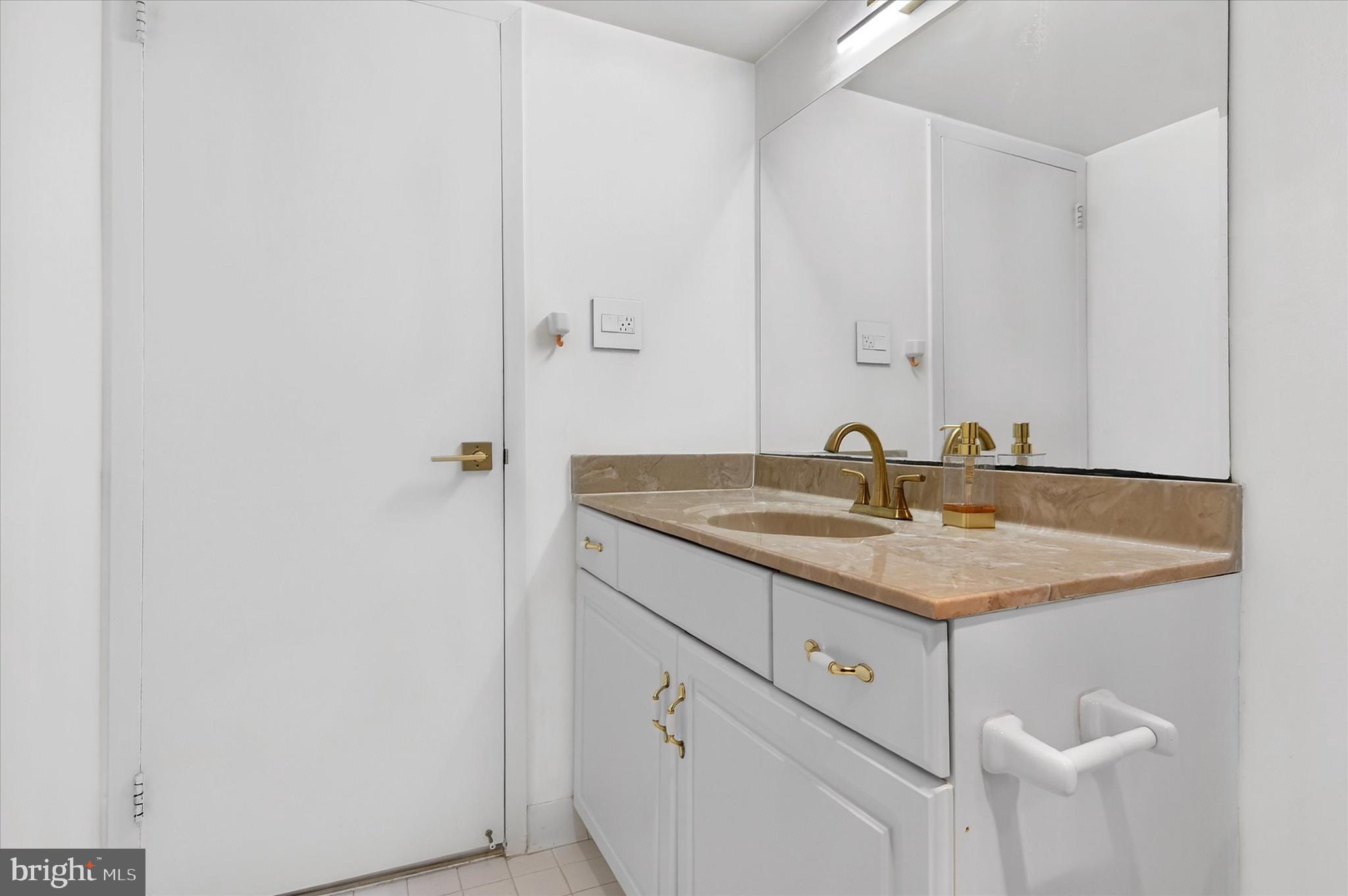 5225 Pooks Hill Road, Unit 715N Bethesda, MD 20814 - Photo 17 of 49