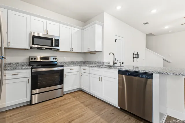 $1,650 | 7615 Gramercy Way, Unit 101/ 102, San Antonio, TX 78253