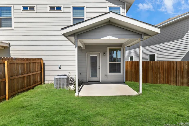 $1,650 | 7615 Gramercy Way, Unit 101/ 102, San Antonio, TX 78253