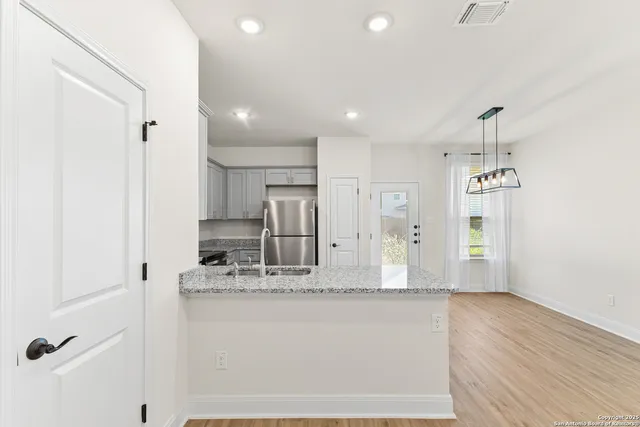 $1,650 | 7615 Gramercy Way, Unit 101/ 102, San Antonio, TX 78253