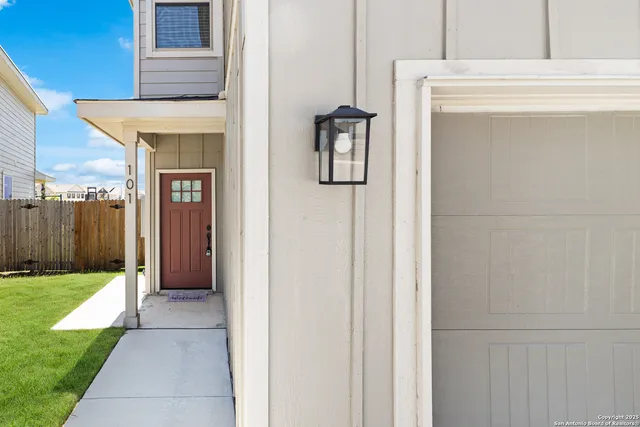 $1,650 | 7615 Gramercy Way, Unit 101/ 102, San Antonio, TX 78253