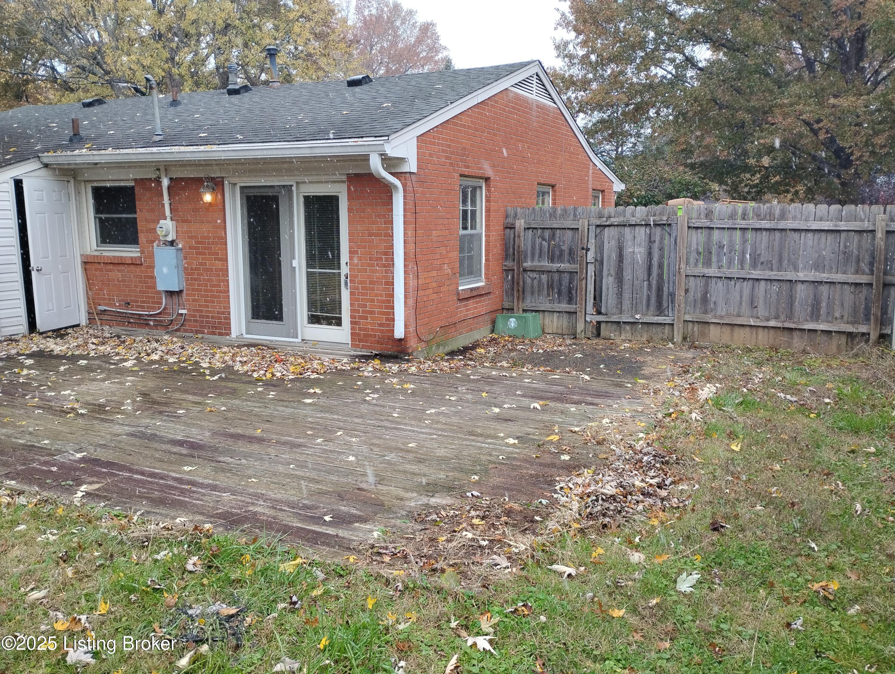 3030 Nepperhan Road Louisville, KY 40220 - Photo 6 of 10 3030backyard2