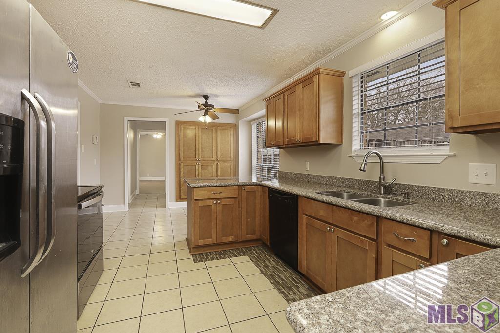 1112 Shadybrook Drive Baton Rouge, LA 70816 - Photo 13 of 31