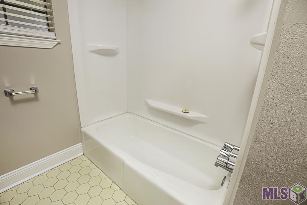 1112 Shadybrook Drive Baton Rouge, LA 70816 - Photo 21 of 31