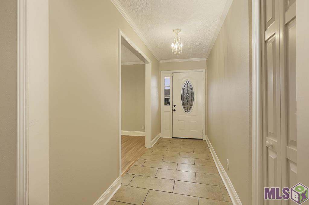 1112 Shadybrook Drive Baton Rouge, LA 70816 - Photo 4 of 31