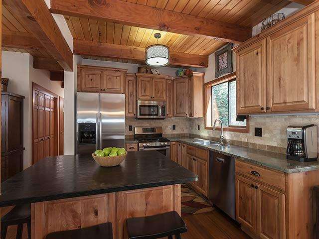 11619 Kitzbuhel Road Truckee, CA 96161 - Photo 4 of 14 Gallery Image 4