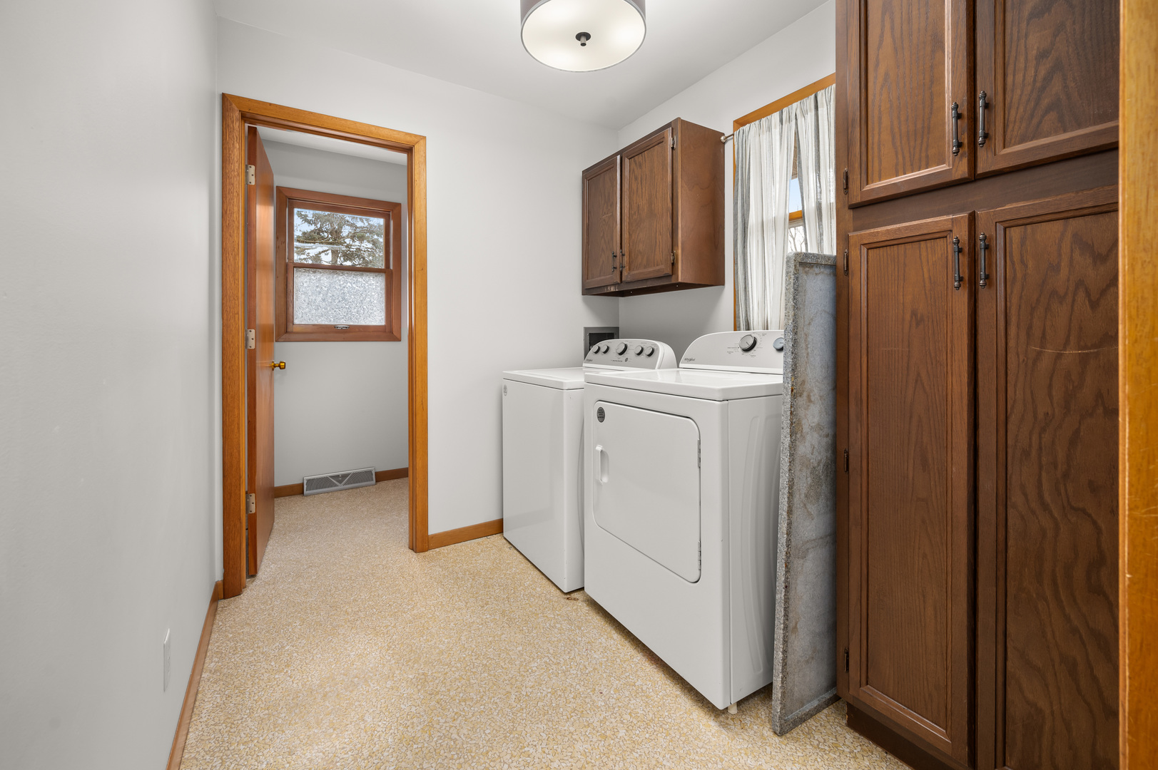 1532 Huntington Road DeKalb, IL 60115 - Photo 17 of 25 Gallery Image 17