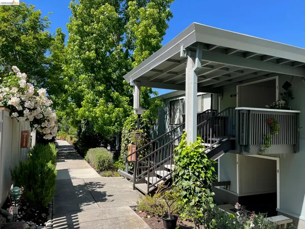 $588,000 | 1156 Running Springs Road, Unit 6, Walnut Creek, CA 94595