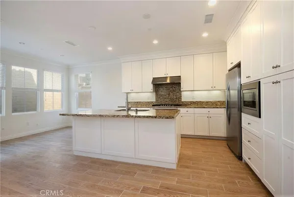 $4,700 | 83 Wildvine, Irvine, CA 92620