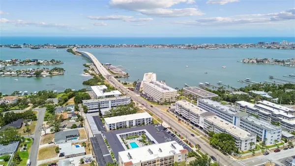 $1,995 | 2942 West Bay Drive, Unit 24, Belleair Bluffs, FL 33770