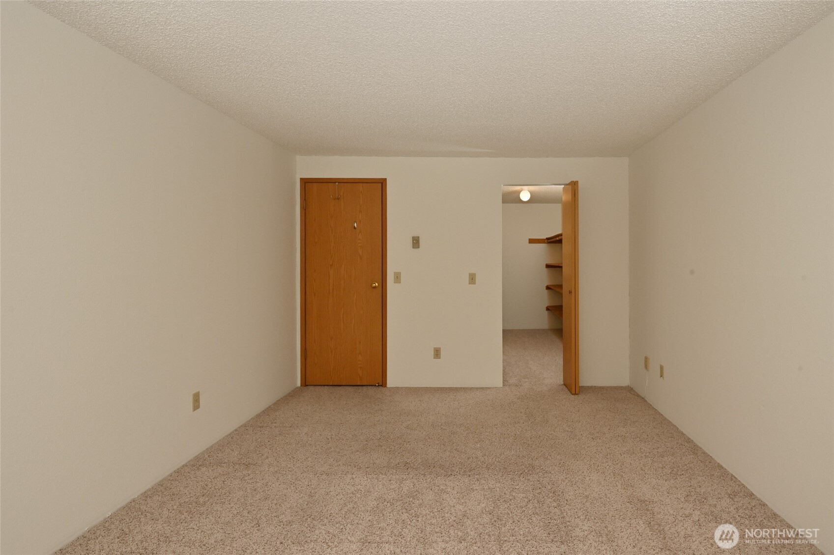 10501 8th Avenue Northeast, Unit 417 Seattle, WA 98125 - Photo 17 of 33