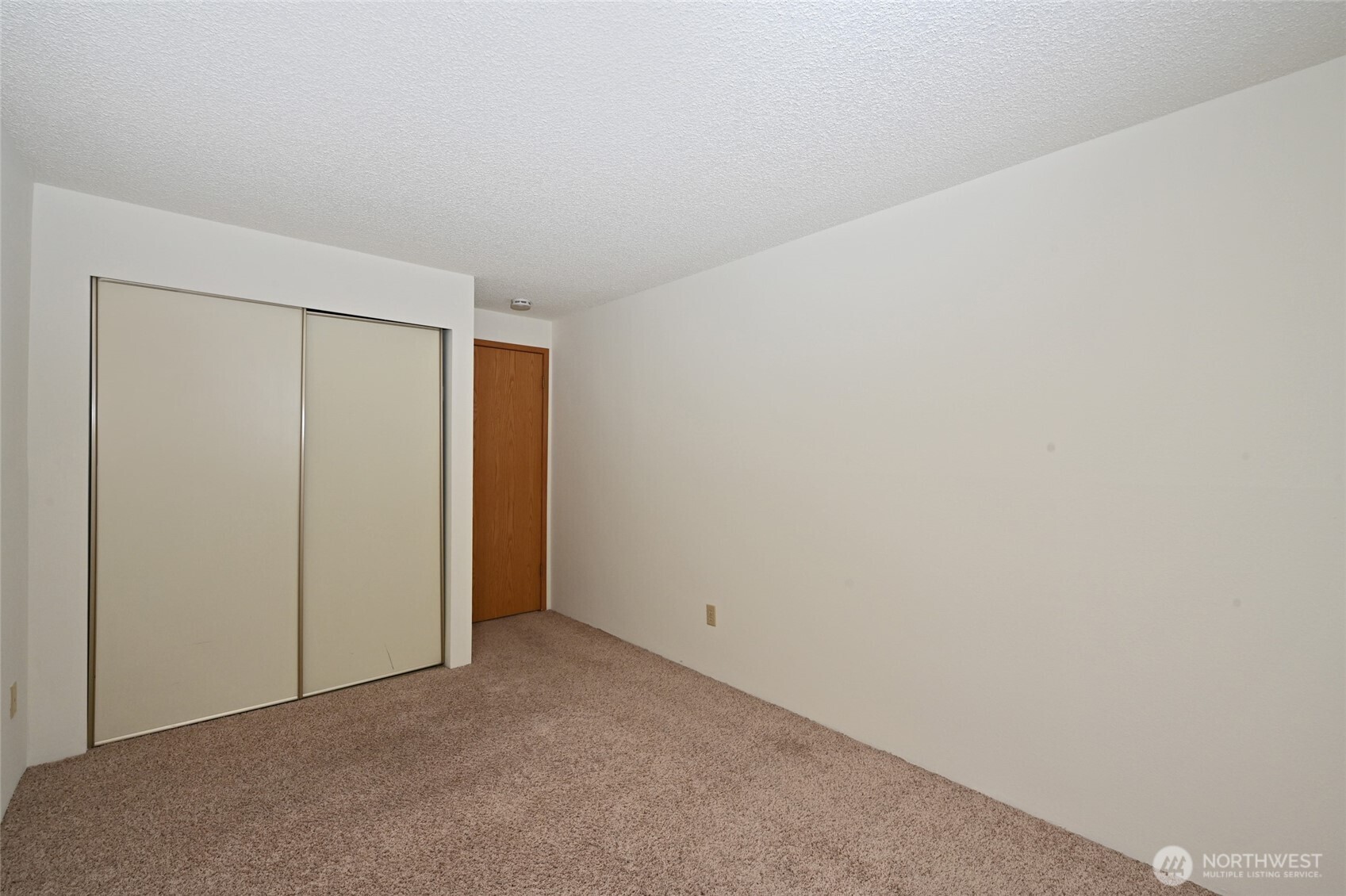 10501 8th Avenue Northeast, Unit 417 Seattle, WA 98125 - Photo 21 of 33