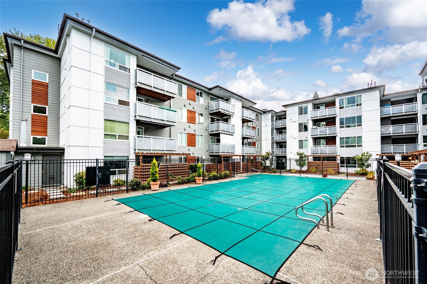 10501 8th Avenue Northeast, Unit 417 Seattle, WA 98125 - Photo 26 of 33