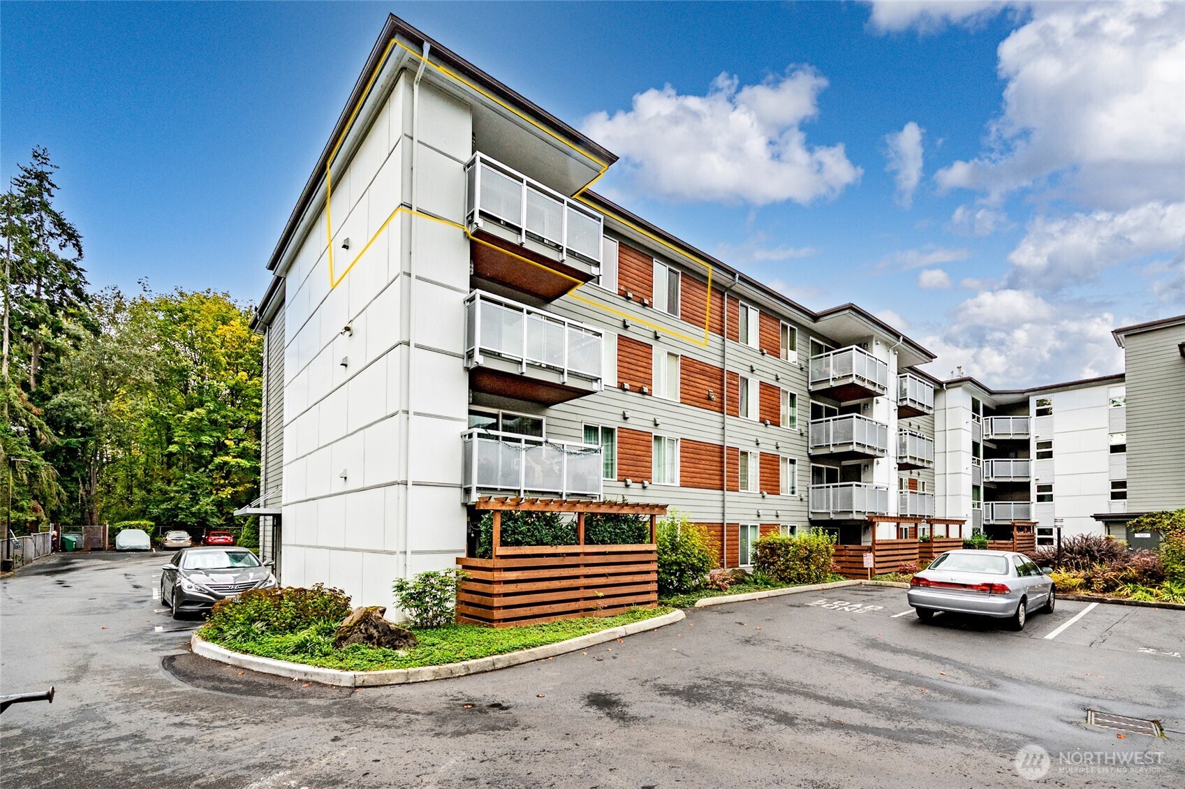 10501 8th Avenue Northeast, Unit 417 Seattle, WA 98125 - Photo 29 of 33