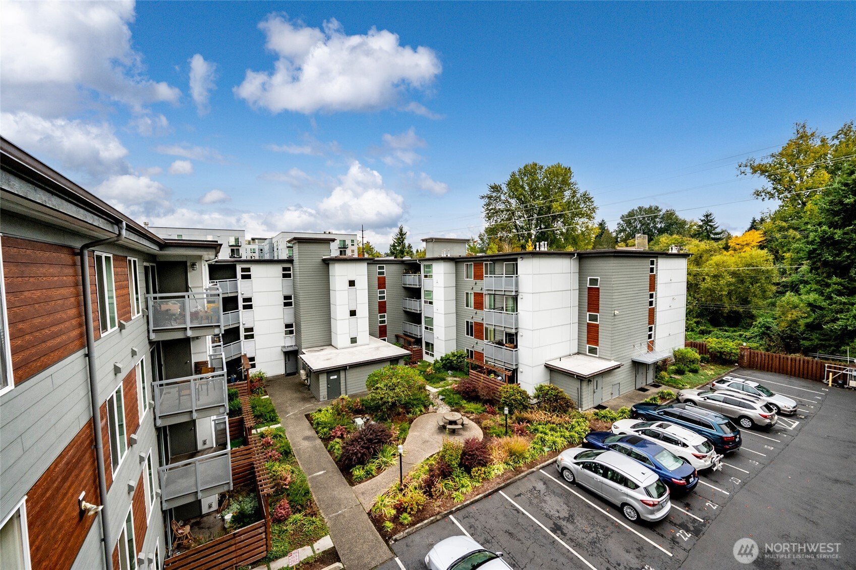 10501 8th Avenue Northeast, Unit 417 Seattle, WA 98125 - Photo 30 of 33