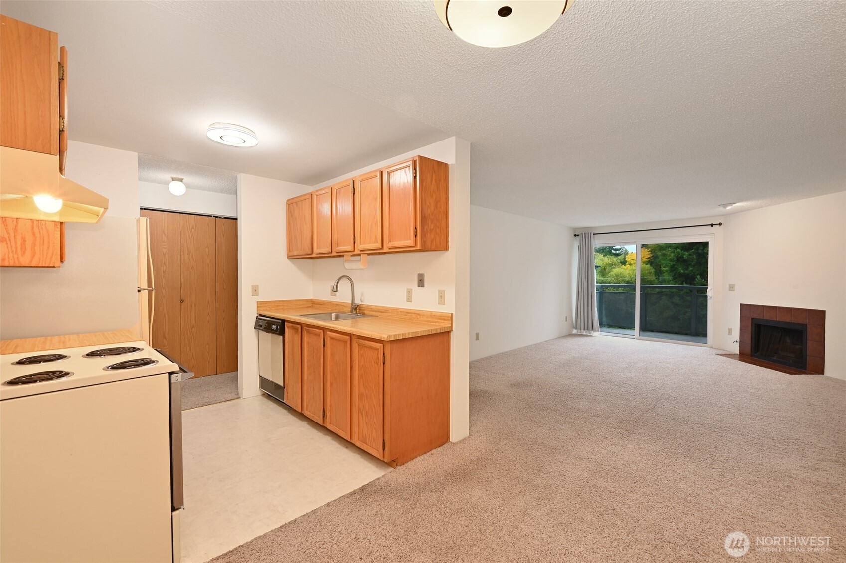 10501 8th Avenue Northeast, Unit 417 Seattle, WA 98125 - Photo 10 of 33