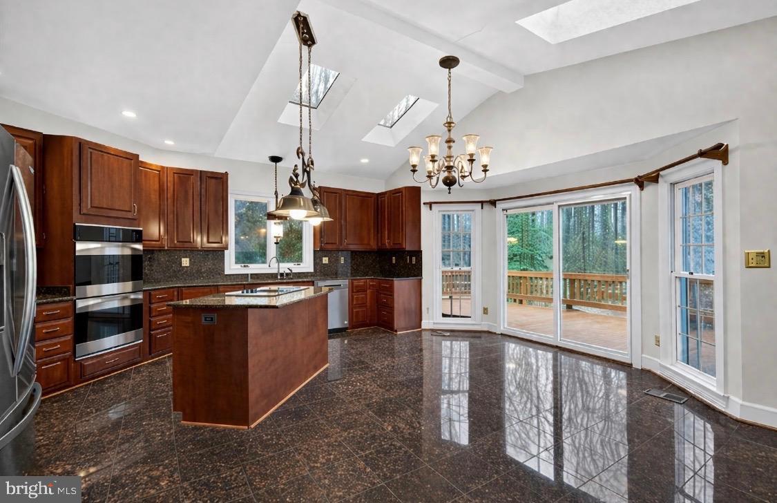 6612 Colchester Road Clifton, VA 20124 - Photo 26 of 93 Gourmet Kitchen