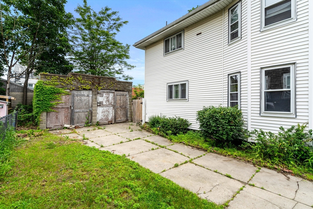 26 Enfield Road Winthrop, MA 02152 - Photo 6 of 41 Gallery Image 6