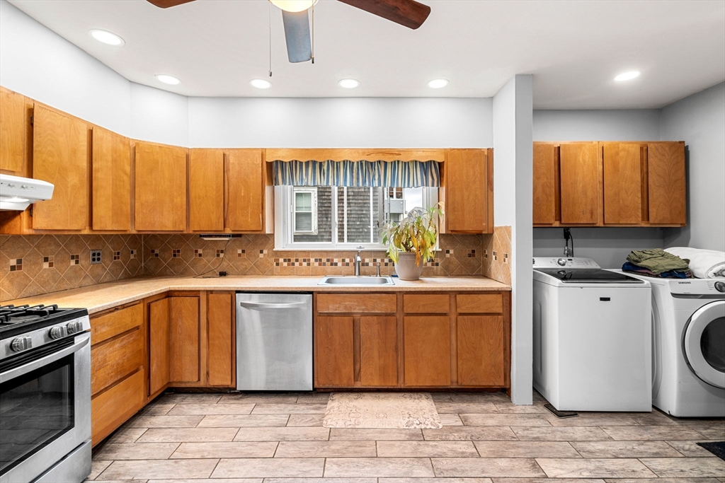 26 Enfield Road Winthrop, MA 02152 - Photo 8 of 41 Gallery Image 8