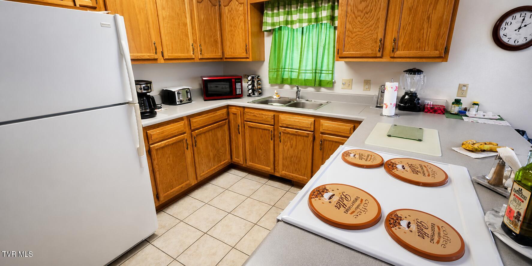 165 Smith Avenue Erwin, TN 37650 - Photo 7 of 31 0007