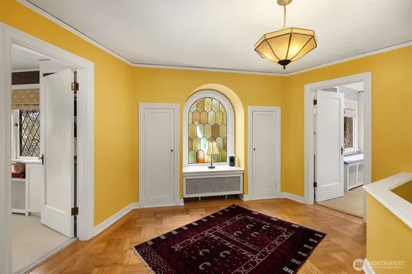 $4,950,000 | 3333 43rd Avenue Northeast, Seattle, WA 98105