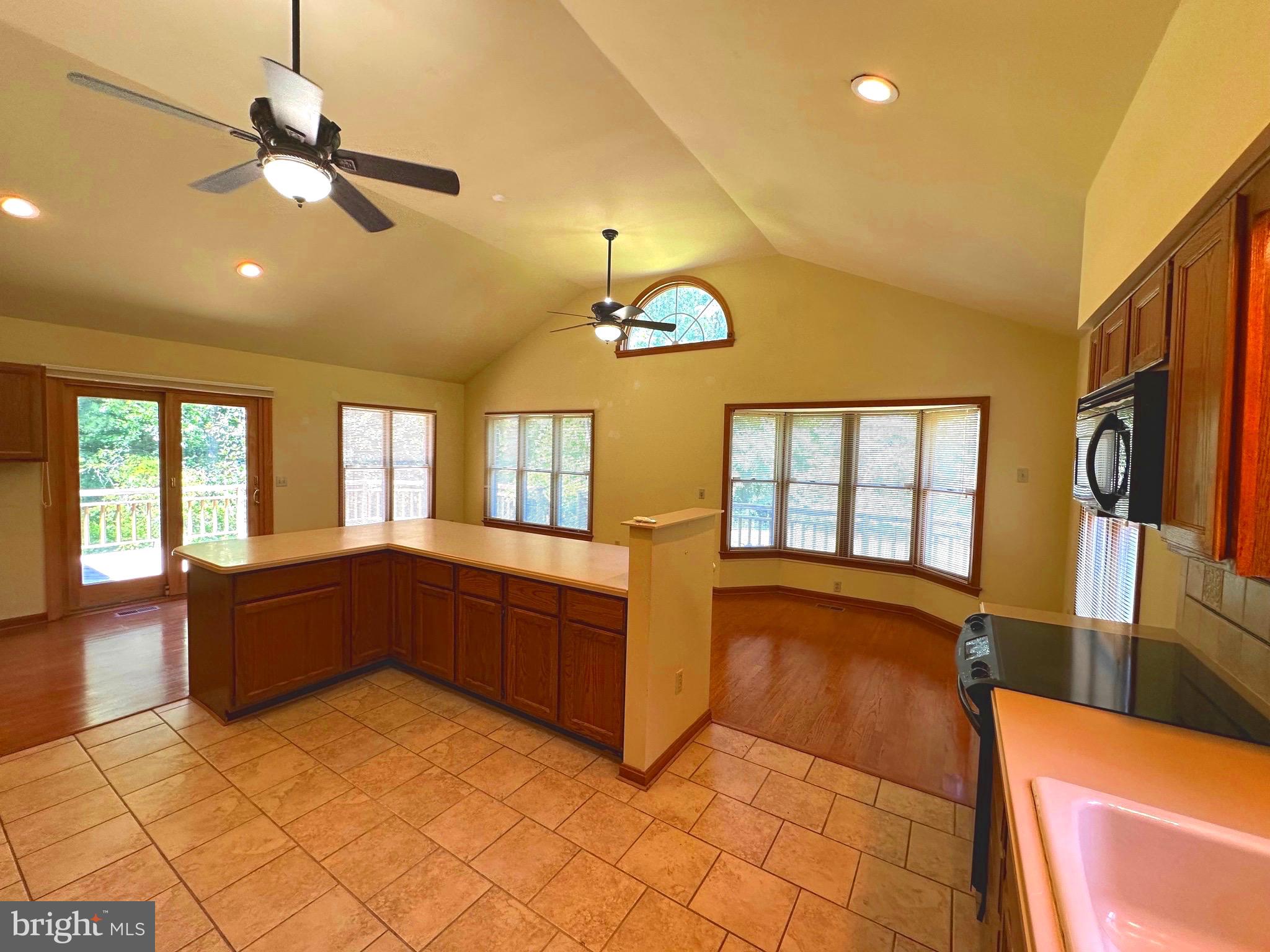 10304 Walker Road Culpeper, VA 22701 - Photo 4 of 16 Efficient & Roomy Kitchen.