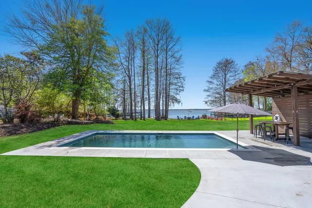 $899,987 | 1129 Duboise Drive, Summerton, SC 29148