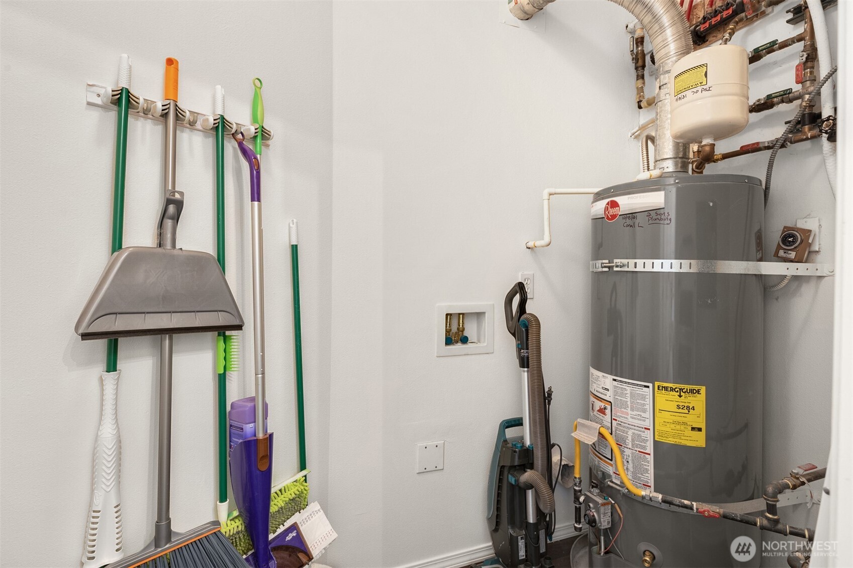 8500 Main Street, Unit F101 Edmonds, WA 98026 - Photo 21 of 24