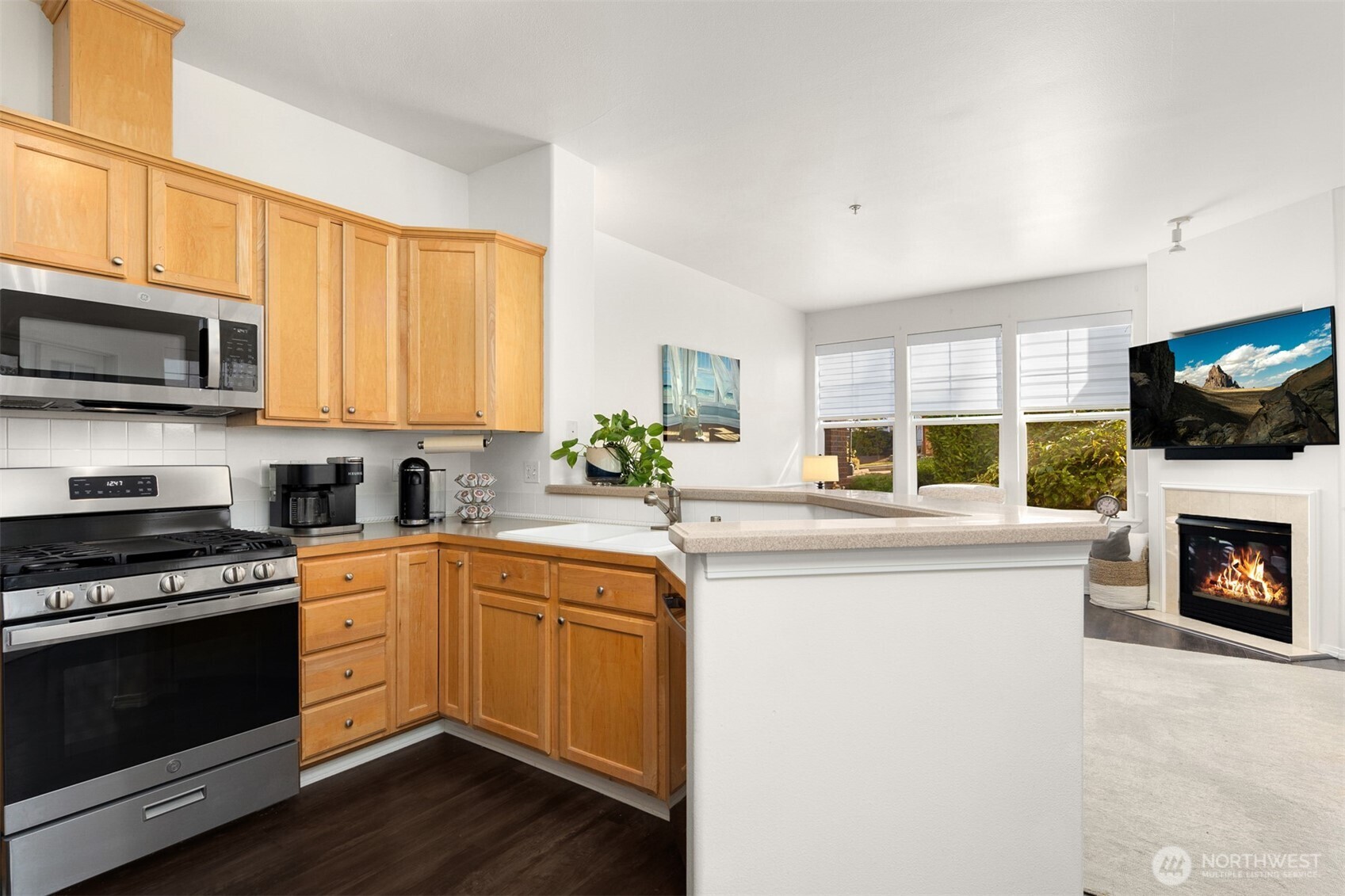 8500 Main Street, Unit F101 Edmonds, WA 98026 - Photo 9 of 24