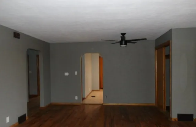 $99,900 | 516 North John Street, Farmer City, IL 61842